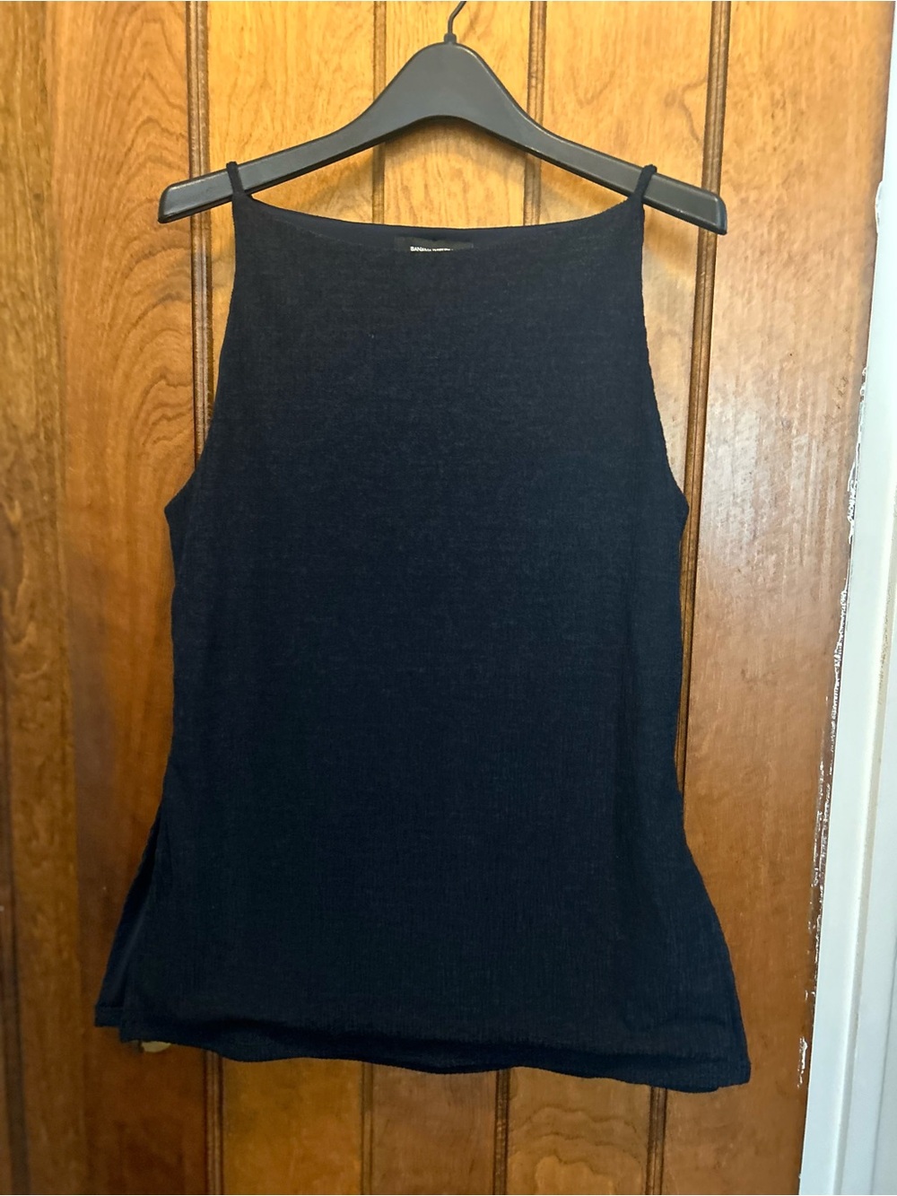 NWT Banana Republic Factory Boatneck style Tank with Button Detail Size LARGE